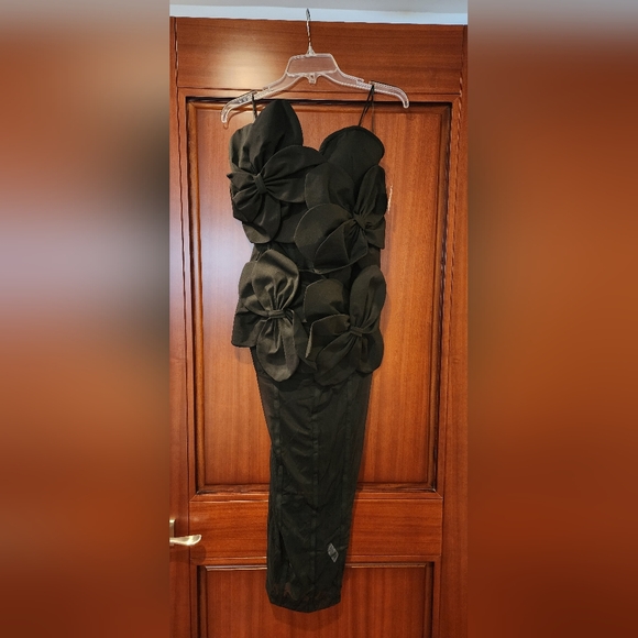 NWT Akira VALENTINA DIMENSIONAL MIDI DRESS IN BLACK, Black, Sz. M - Picture 6 of 14